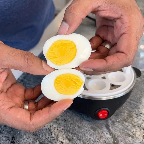 Bright yellow yolk, no green ring